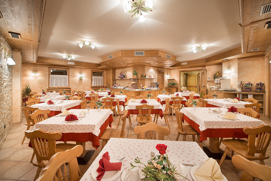 Hotel Costanza Mountain Holiday Livigno Exterior foto