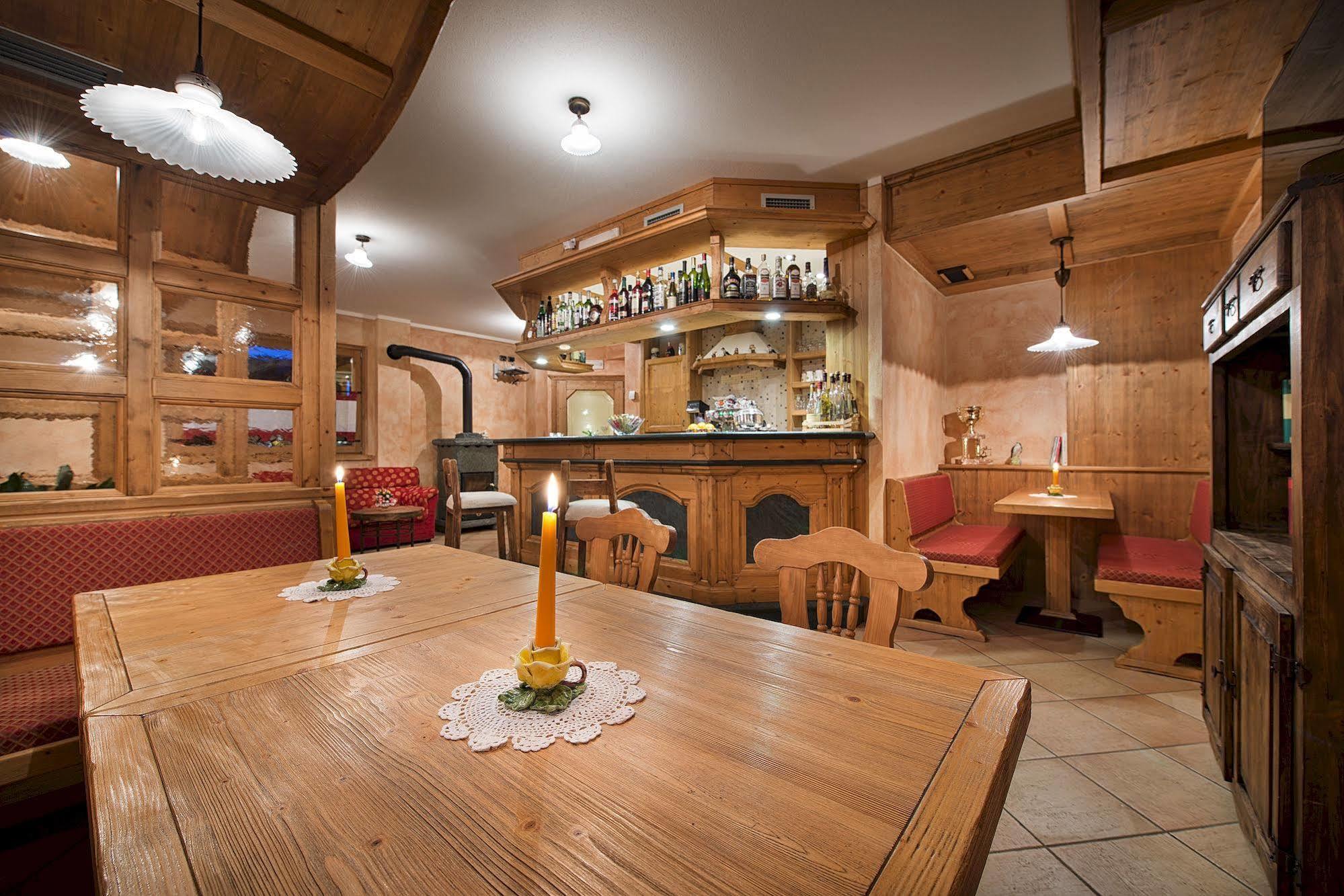 Hotel Costanza Mountain Holiday Livigno Exterior foto